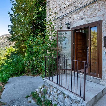 4 Bedroom Lovely Apartment In Caramanico Terme Exterior photo