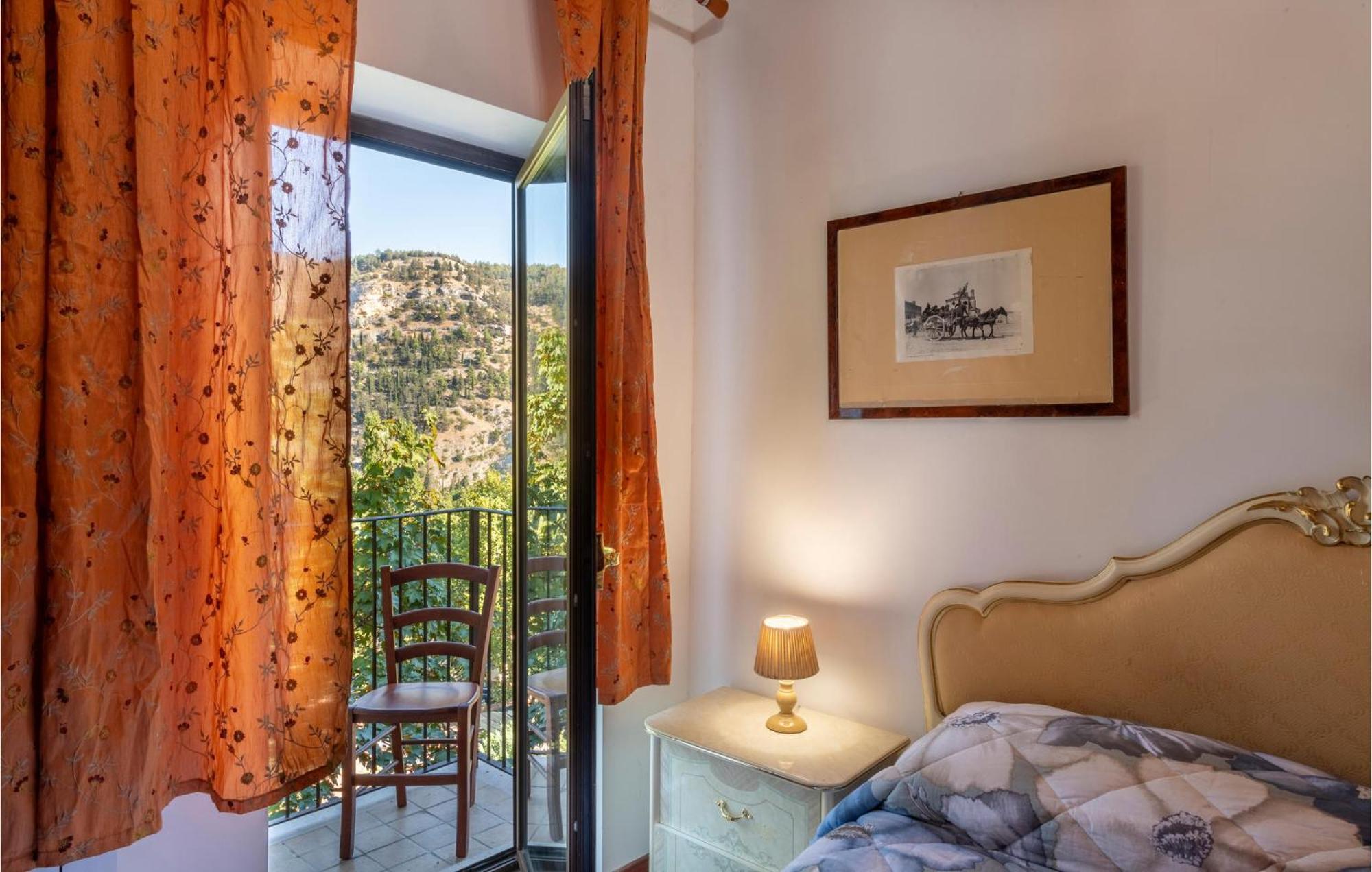 4 Bedroom Lovely Apartment In Caramanico Terme Exterior photo