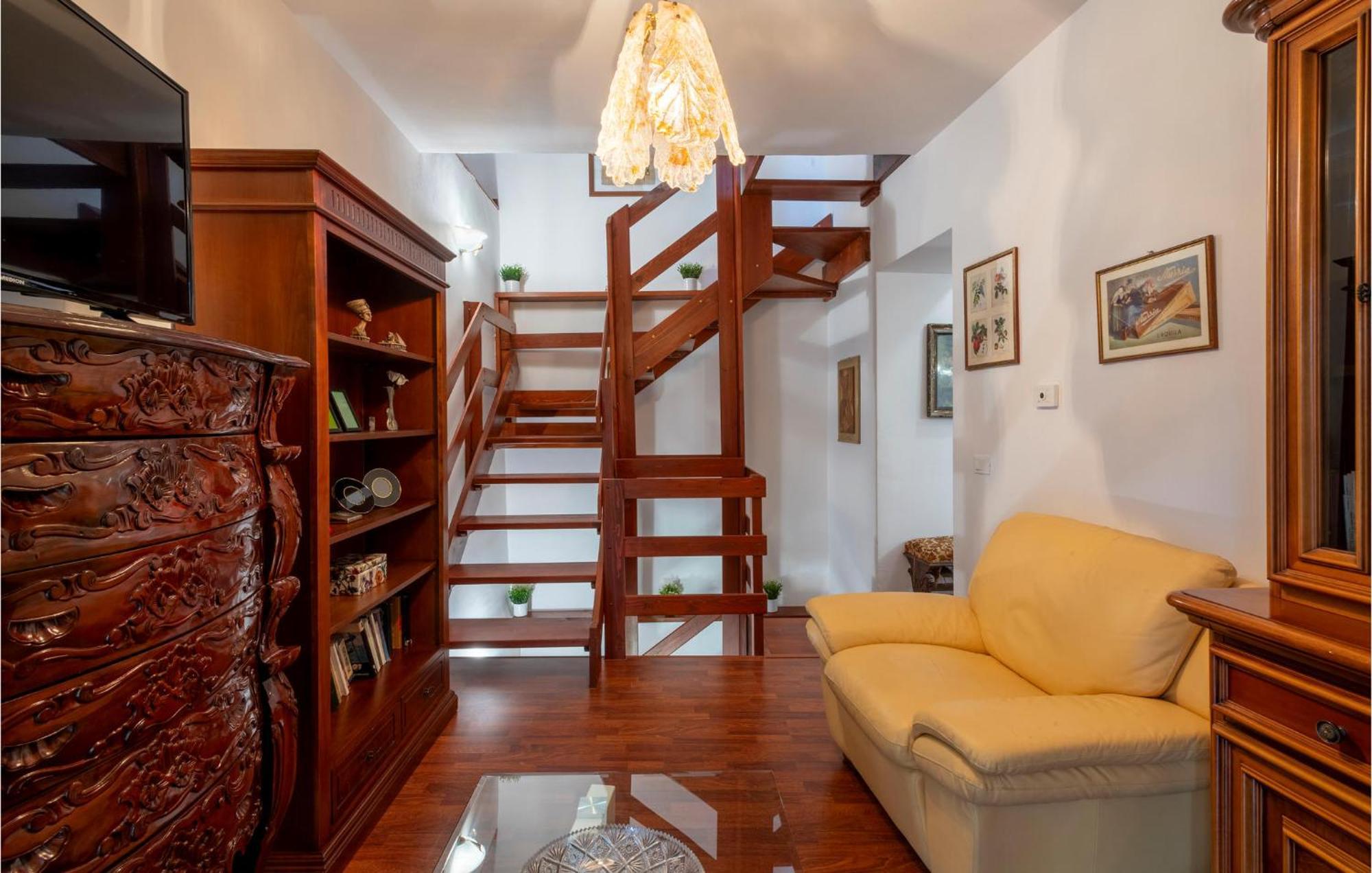 4 Bedroom Lovely Apartment In Caramanico Terme Exterior photo
